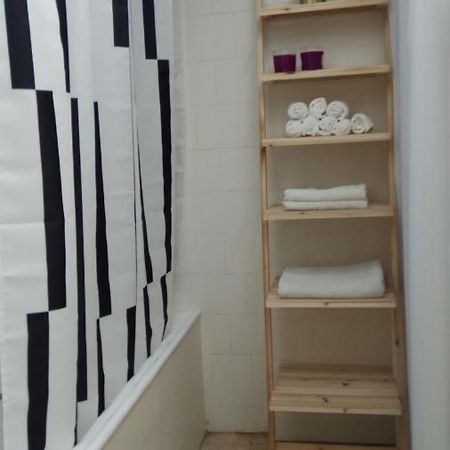 Room In Apartment Rishon LeZion Exterior foto